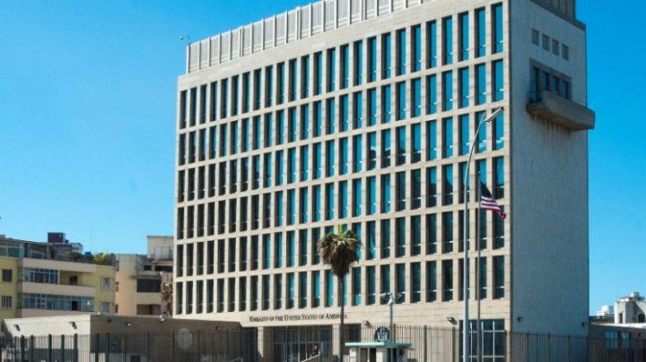 Atacuri sonice la Ambasada Statelor Unite ale Americii din Cuba. 