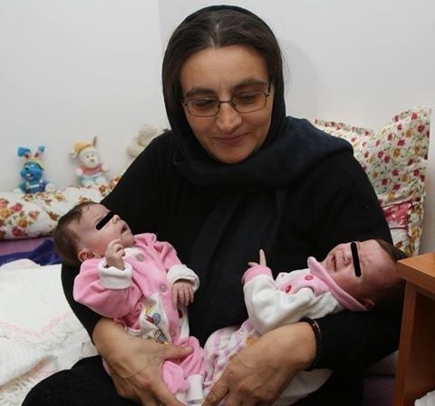 Cu ce se ocupă acum măicuța care a devenit mamă de gemene.