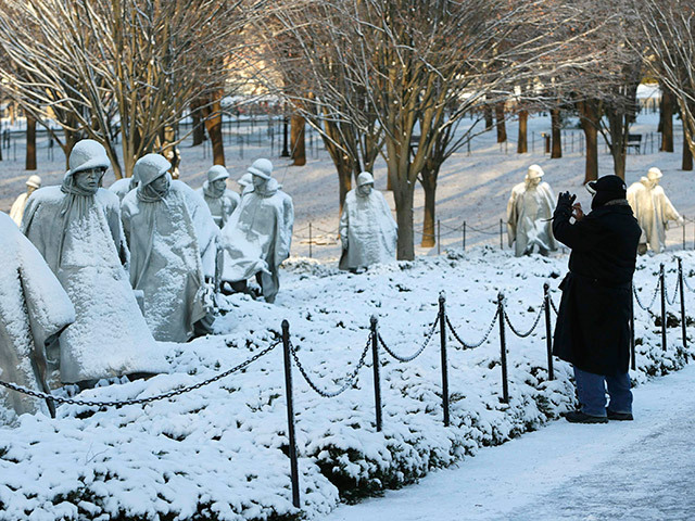 Уже установлены многолетние рекорды по минимальной температуре: в Вашингтоне - за последние 20 лет, в Милуоки - за 18, в Миссури - за 15. Фото: Reuters