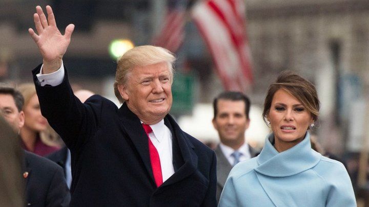 Părinţii Melaniei Trump, rezidenţi permanenţi în SUA.