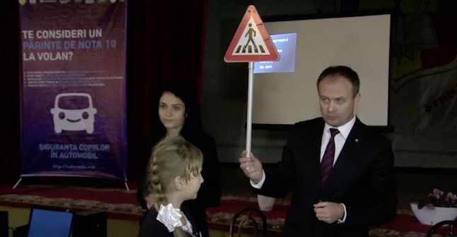 Председатель парламента Андриан Канду на несколько часов стал преподавателем. 