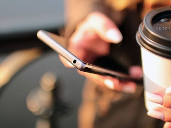 Tarifele de roaming în interiorul Uniunii Europene vor fi eliminate începând cu data de 15 iunie 2017.