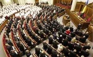 Ieri, încă trei deputați din fracțiunea Regiunilor au depus cerere de ieșire din formațiune.