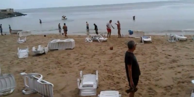 Трехметровую волну могло спровоцировать испытание либо применение подводного оружия.