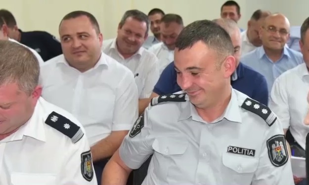 Из 8.000 тысяч полицейских в тренингах пока приняли участие только 60.