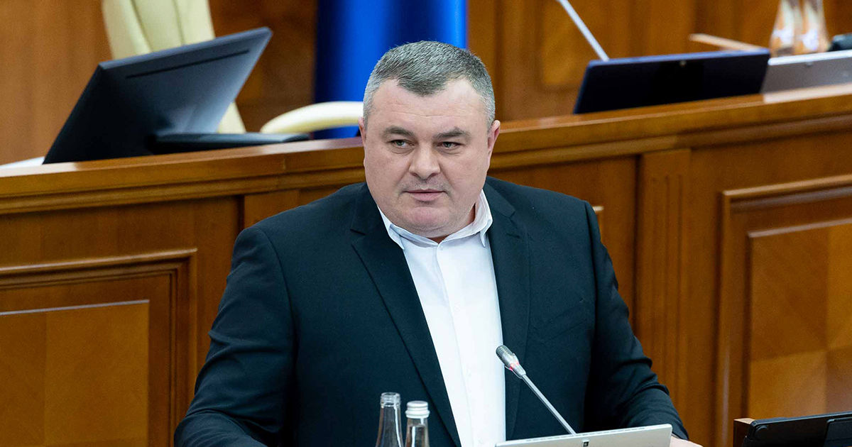 Novac: Executivul blochează intenționat proiectele opoziției.