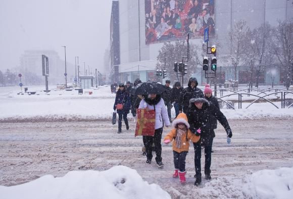 Săptămâna a început cu o schimbarea semnificativă a vremii. 