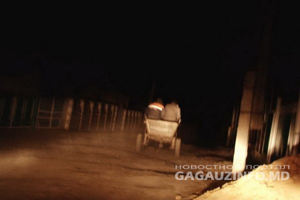 Повозке удалось скрыться, только переехав вброд небольшую реку.