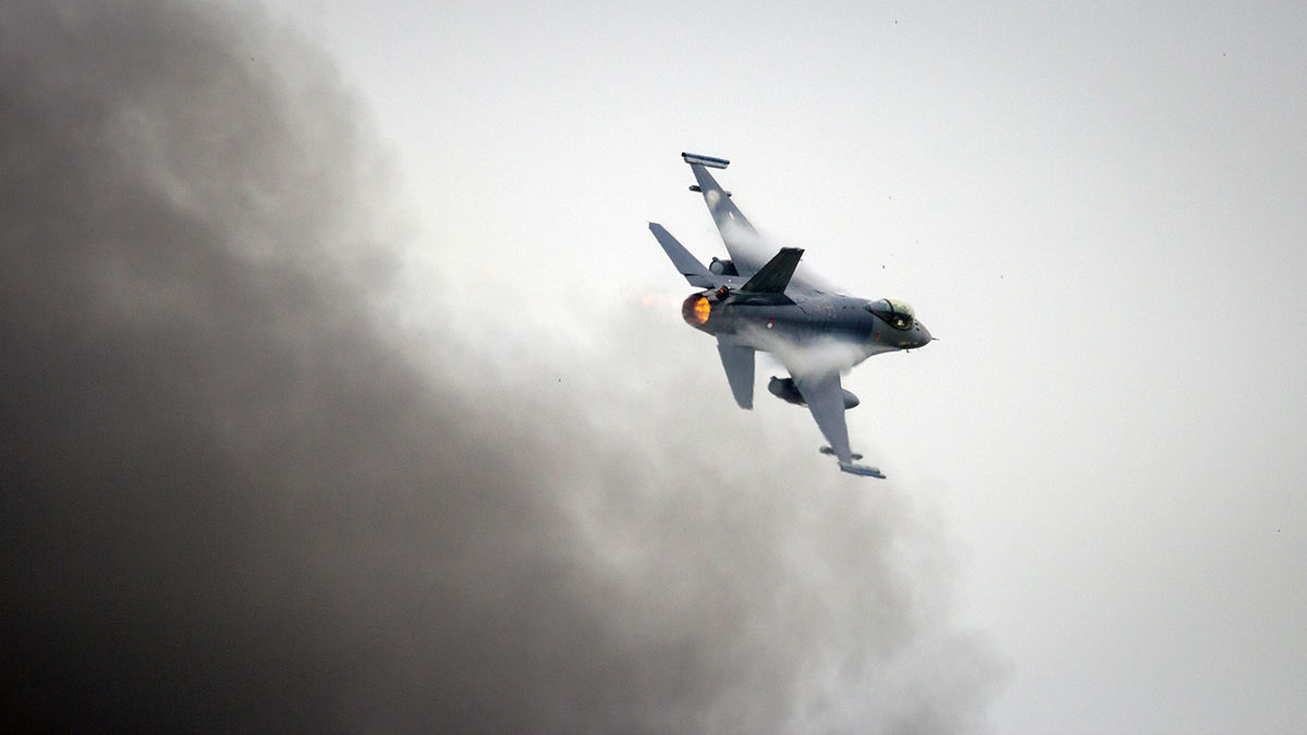 В Европе не исключают, что Украине могут передать истребители F-16 уже осенью этого года. 