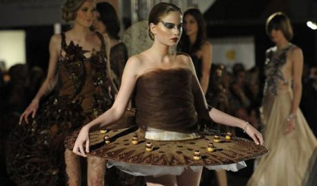 Paradă delicioasă de modă la Salonul Ciocolatei de la Paris. Foto: hotcity.ro