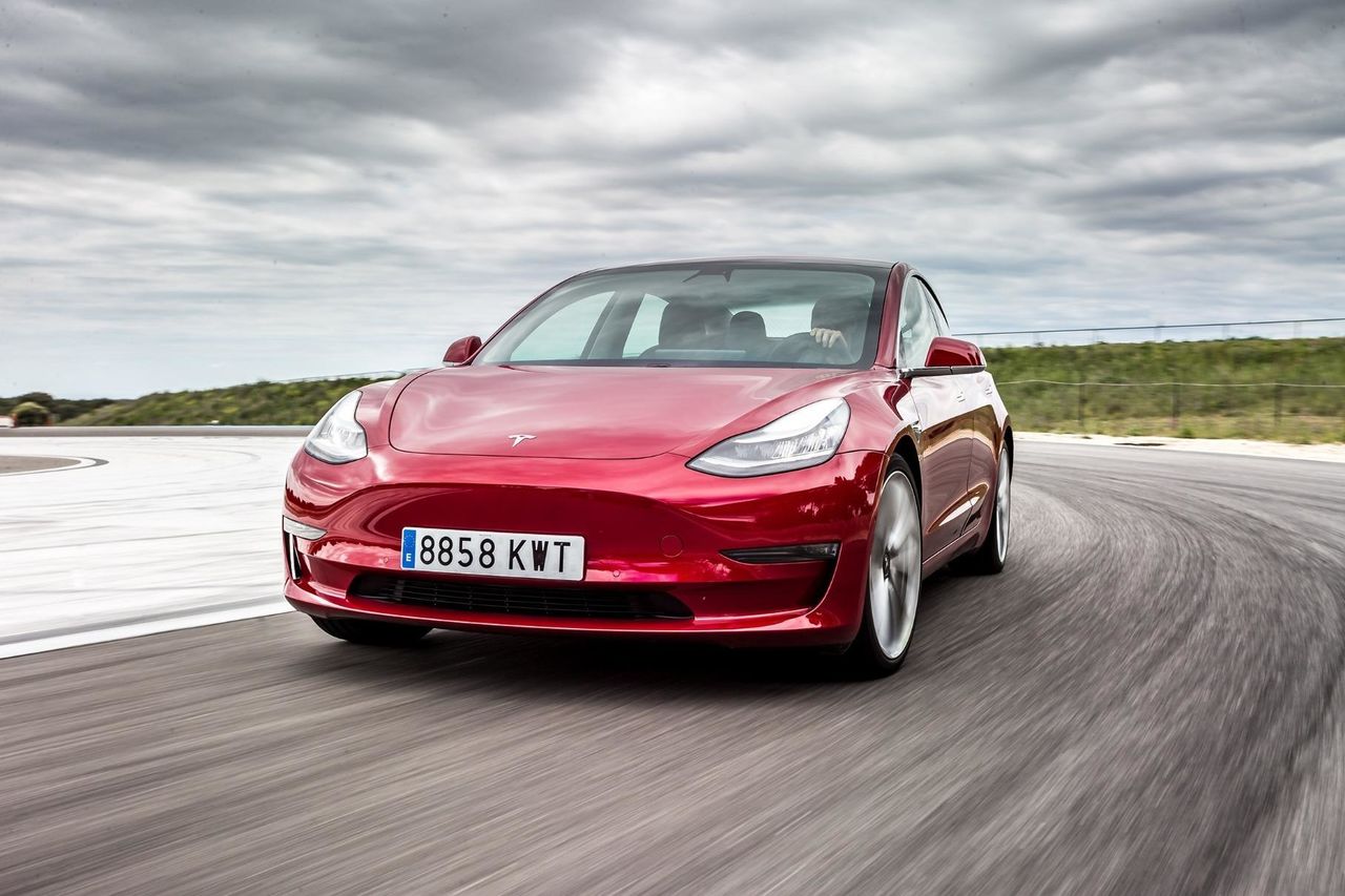 Tesla Model 3 стала быстрее.