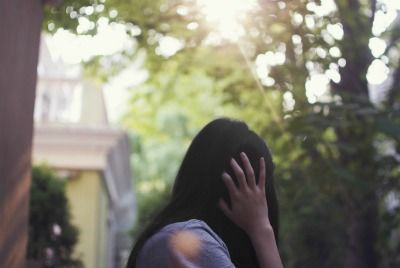 Din fericire, femeia a reușit să se apere, iar individul a luat-o la fugă.