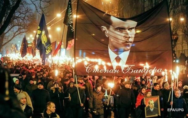 В мероприятии принимают участие около 600 человек из ВО Свобода и Правого сектора.