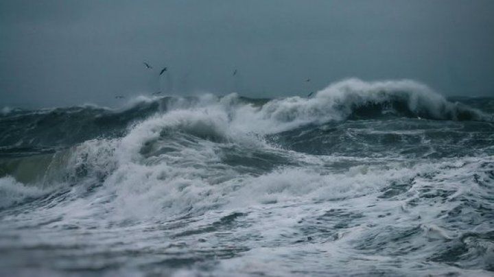 Furtună extremă în Marea Neagră. Toate porturile sunt închise