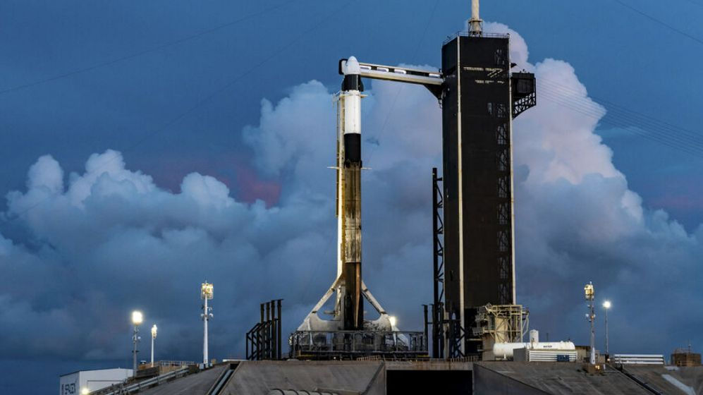 SpaceX запустила на орбиту самый тяжелый в мире коммерческий спутник связи.
