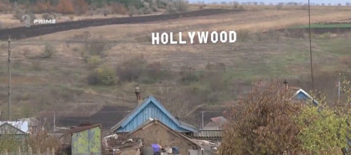 В Кэушанском районе на холмах появилась надпись "Hollywood".