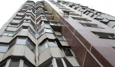 Proiectul de termoizolare a clădirilor din capitală, iniţiat de Primărie, este lăudabil, dar riscă să eşueze. 