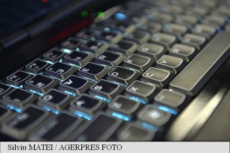 Hackeri ruși au țintit sistemele informatice din 21 de state din componența SUA în alegerile prezidențiale. 