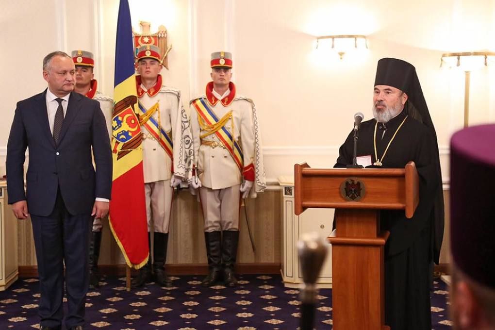 Igor Dodon a decorat 17 fețe bisericești. Cine sunt persoane