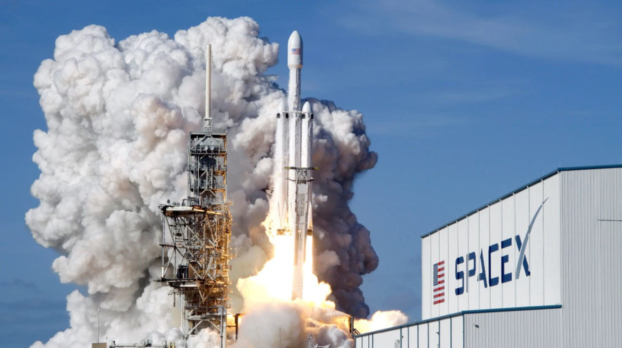 SpaceX установила рекорд повторного использования первых ступеней ракет Falcon 9.