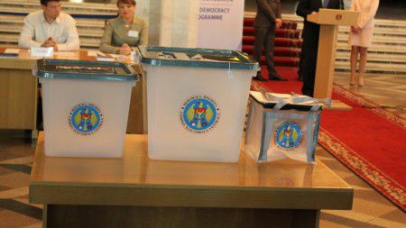 Proiectul de lege prevede formarea a 101 circumscripţii uninominale, care va fi reprezentată de către un deputat. Foto: diez.md