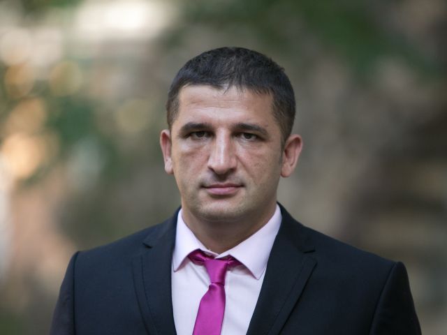 Maine dimineata presedintele tarii va continua consultarile cu fractiunile parlamentare in vederea identificarii unui nou candidat la functia de prim-ministru.