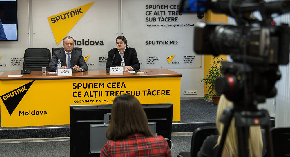 Experţii de la Moscova au declarat că moldovenii nu ar trebui să fie pro Rusia. Foto: Sputnik/ Мирослав Ротарь