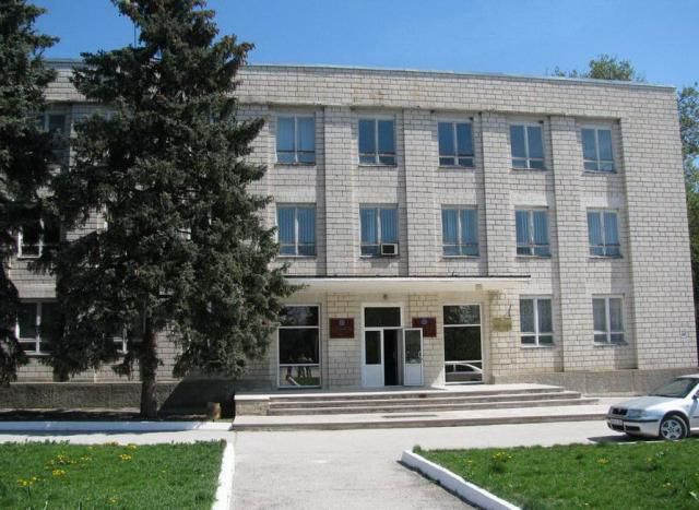 За ликвидацию этого лицея проголосовали три советника от ПКРМ.