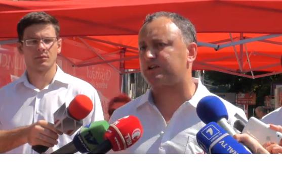  În cadrul campaniei organizate de socialişti privind demisia primarului capitalei, Dorin Chirtoacă, au fost colectate circa 11 mii de semnături.