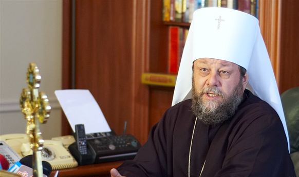 "Да поможет вам Бог встретить светлые праздники в мире, добром здравии, в возвышенной и чистой радости", - заключил митрополит Владимир.