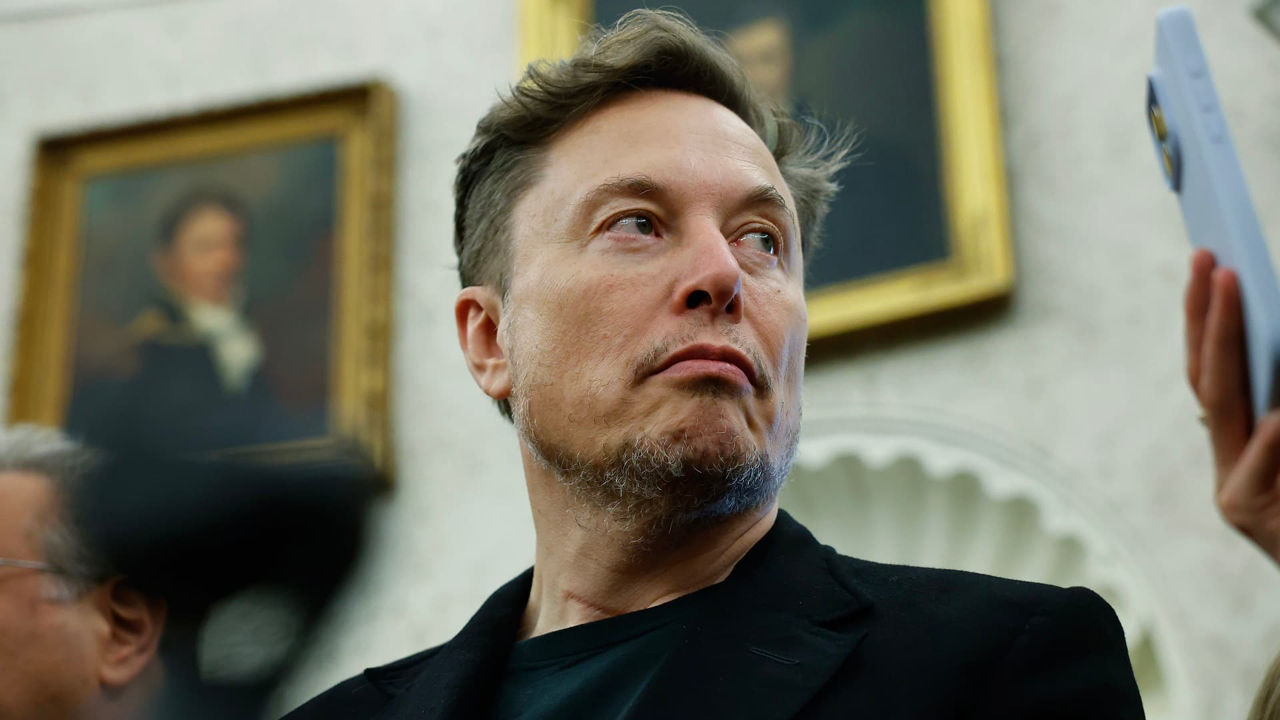 Маск: Tesla намерена представить летающий автомобиль до конца года.