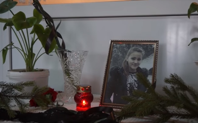 O adolescentă de 14 ani a murit în urma unor complicații produse de pneumonie.