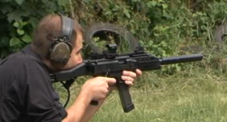 Cele mai noi modele de arme, produse de o companie din Cehia, au fost testate astăzi la Chişinău.