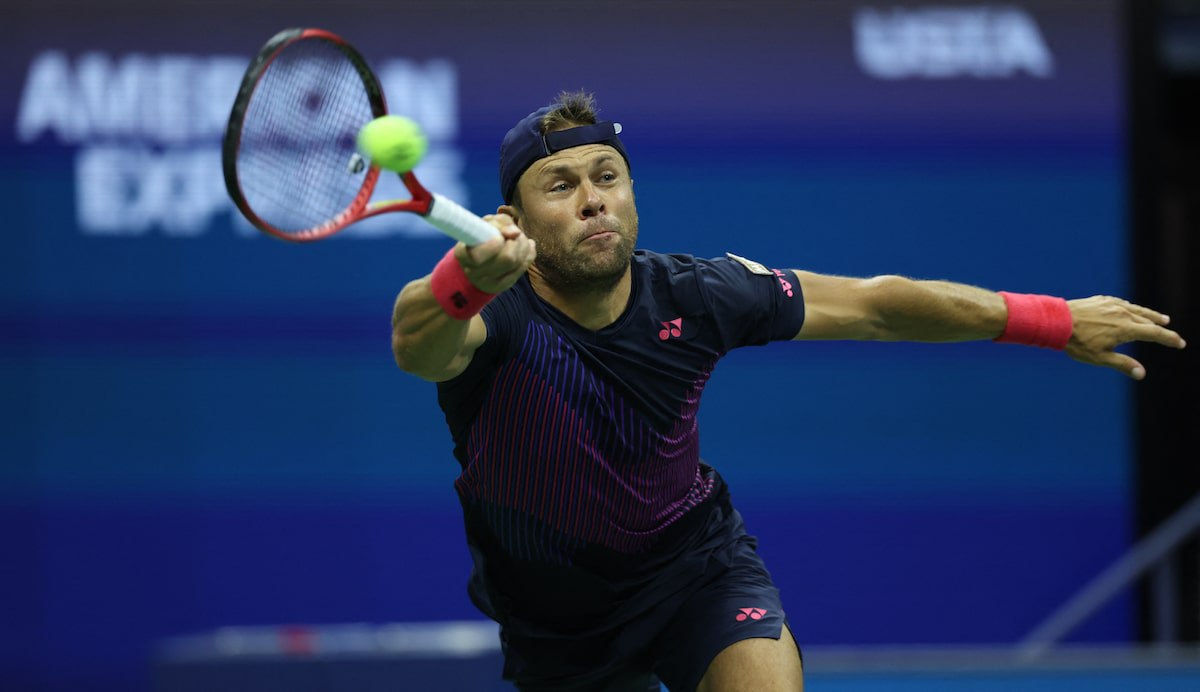 Раду Албот уступил Новаку Джоковичу в матче первого круга US Open.