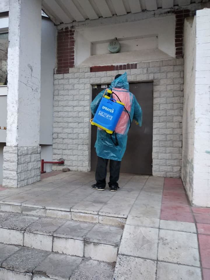 Работы по дезинфекции города во время пандемии продолжаются. 