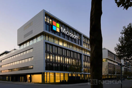 Microsoft выплатит сотрудникам бонус в $1,5 тыс. за работу в пандемию.