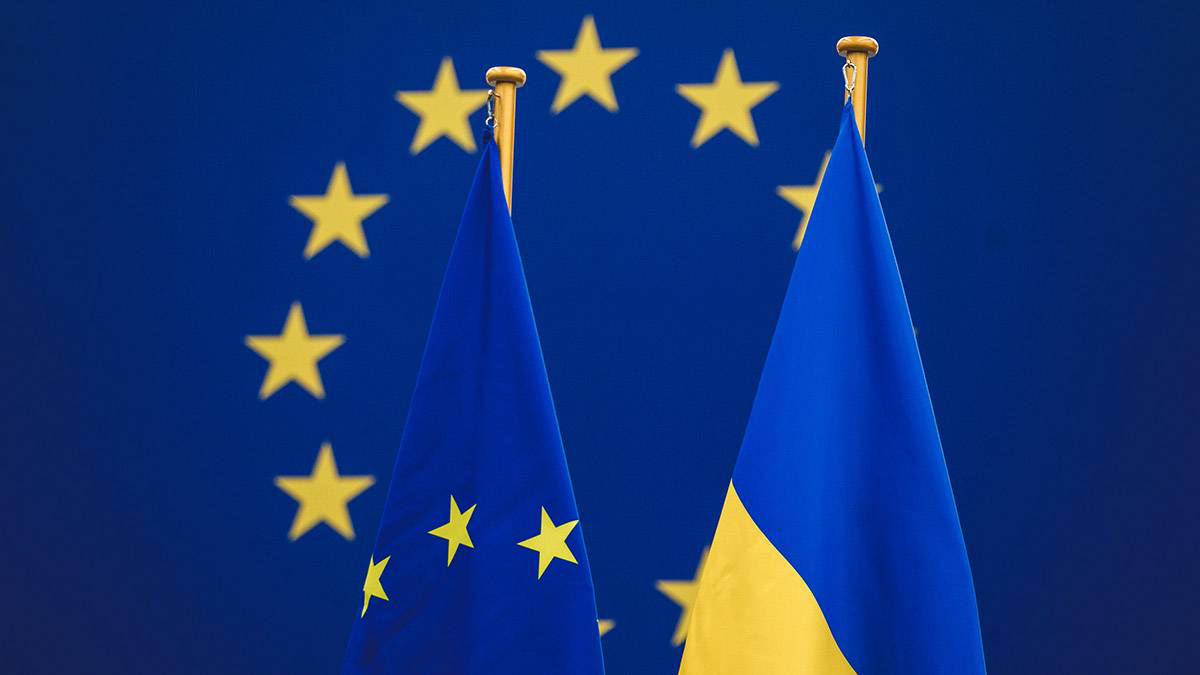 ЕС призывает власти Украины утвердить антикоррупционную программу.