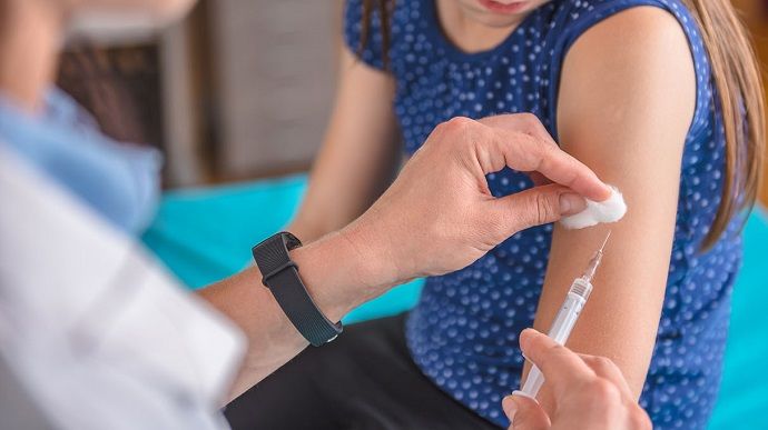 Около 3000 человек получили бустерную вакцину на столичном марафоне вакцинации.