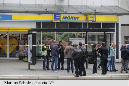 Bărbatul care a înjunghiat mortal o persoană și a rănit alte șase vinerea trecută într-un supermarket din Hamburg.