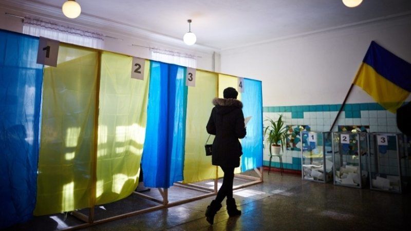 На досрочных выборах в 2014 году в кампании принимали участие 23 кандидата, а в 2010 году было 18 желающих стать главой государства.