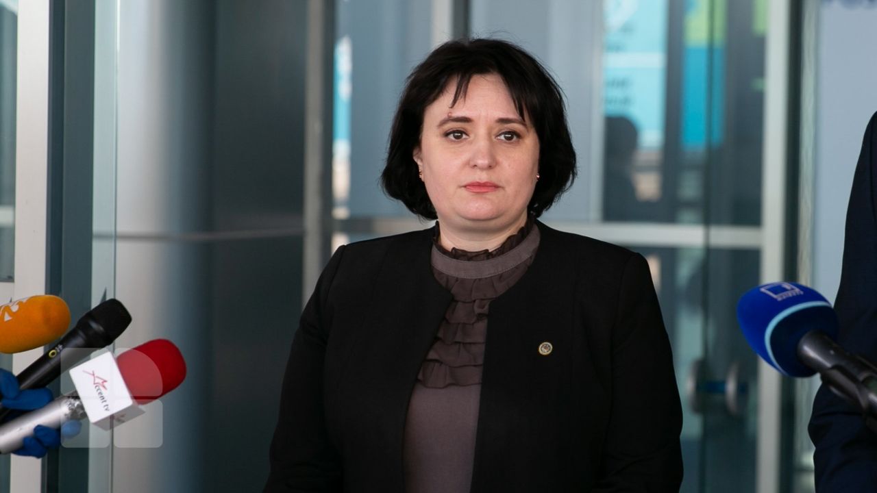 Бывший министр здравоохранения Виорика Думбрэвяну. 