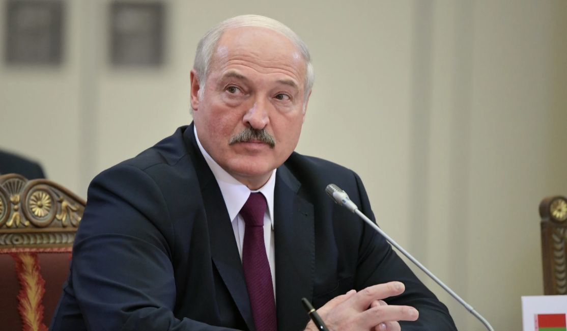 Лукашенко: Украину к войне толкал Запад.