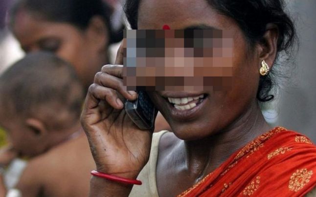 Relaţia dintre un român şi o indiancă, încheiată în lacrimi, din cauza poliţiştilor de la imigrări. 
