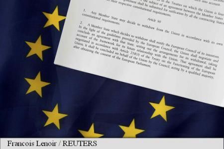 Comisia Europeană a reacționat luni afirmând că este pregătită să înceapă negocierile privind Brexitul. 