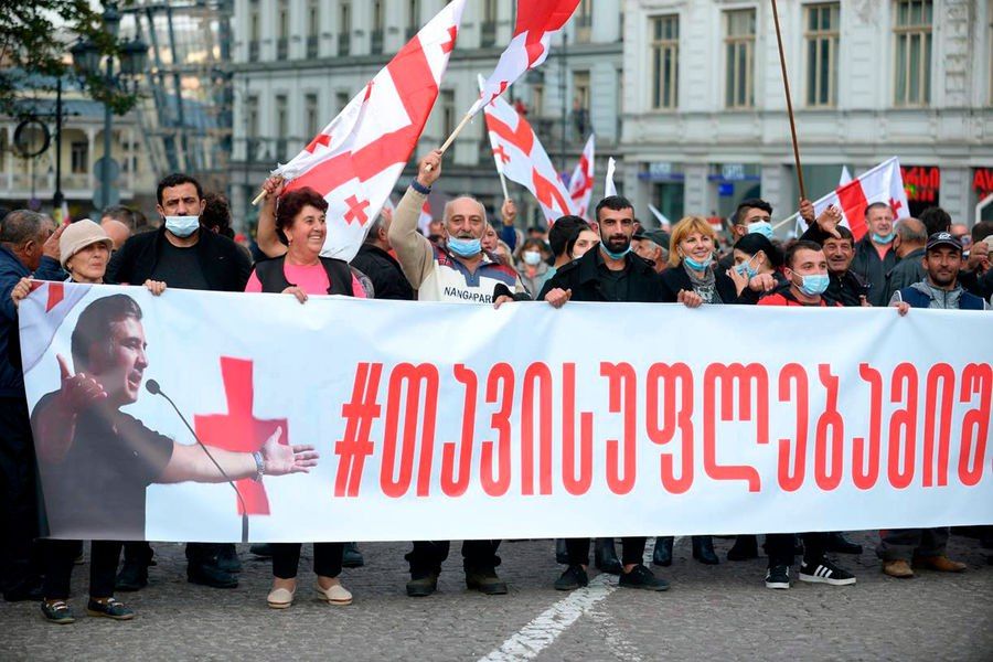 В Тбилиси прошла многотысячная акция «Свободу Мише Саакашвили».