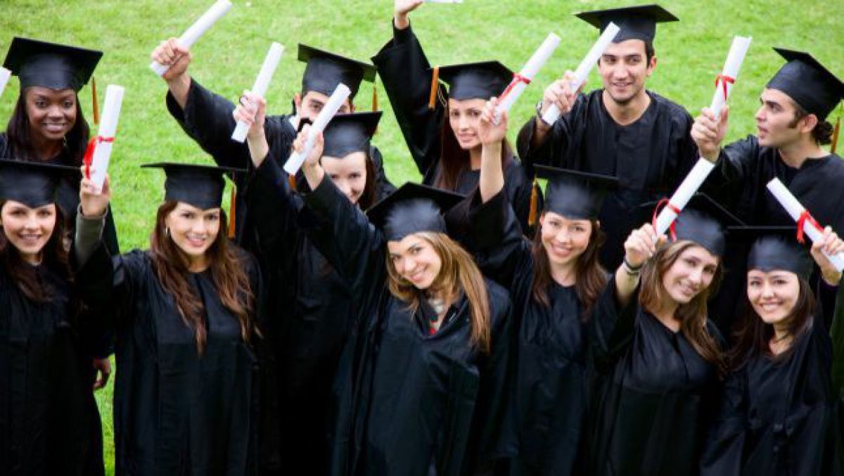 Numărul candidaţilor europeni înscrişi la universităţi britanice a scăzut cu 9 la sută anul acesta comparativ cu perioada 2015-2016. Foto: adevarul.ro