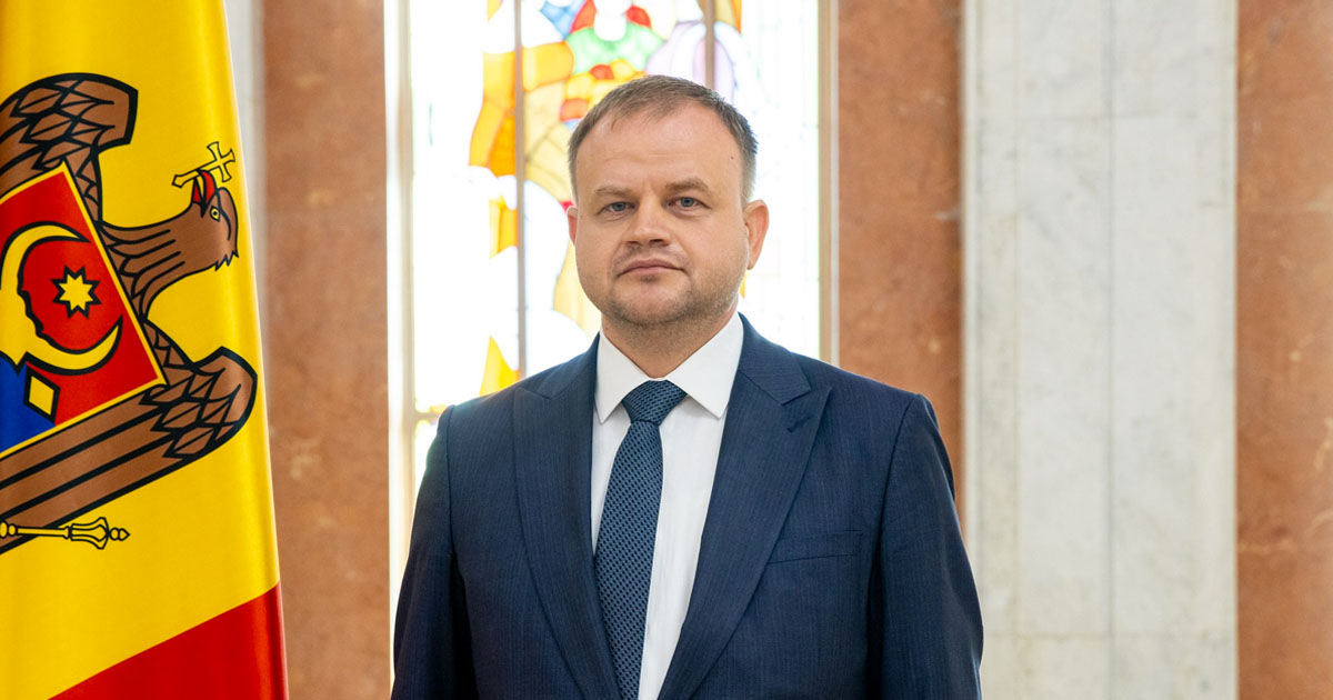 Roman Roșca, vicepremier învestit, dar inclus pe lista PAS la alegeri.