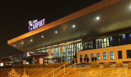 Международный аэропорт Кишинева был сдан в концессию в конце 2013 года сроком на 49 лет российской компании «УК КОМАКС».