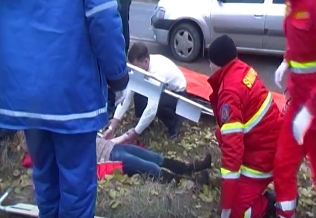 O femeie în vîrstă de 34 de ani s-a ales cu mai multe traumatisme în urma unui accident de circulație.