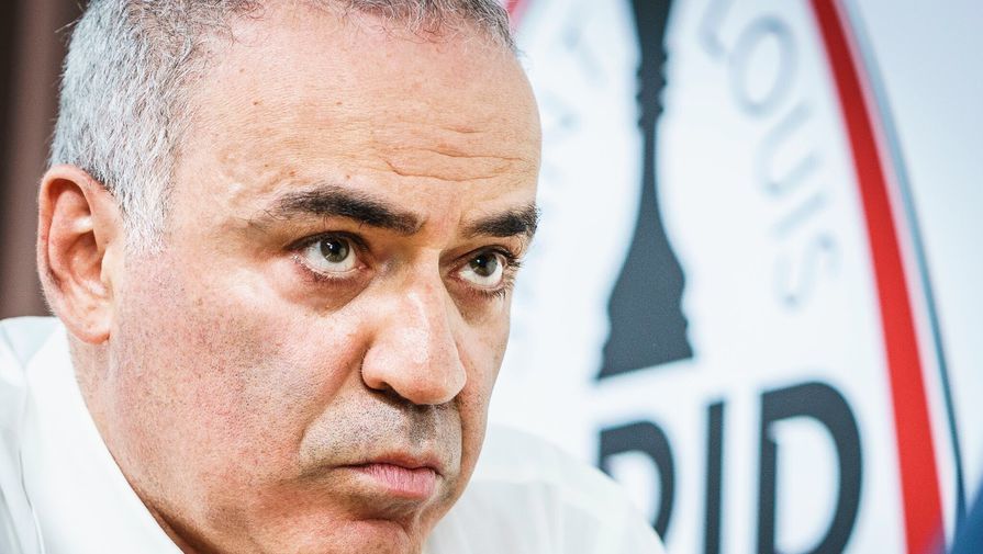 Каспаров, завершивший карьеру в 2005 году, сообщил о возвращении в шахматы 6 июля. 